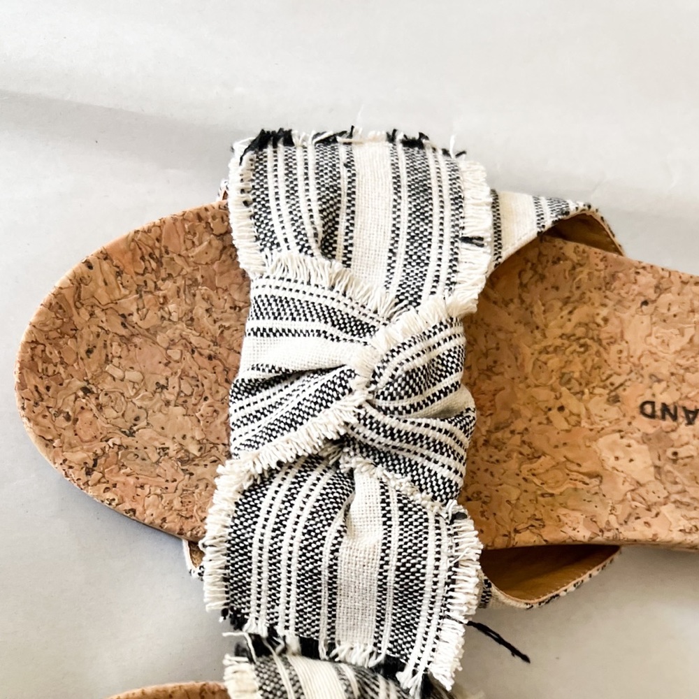 𐙚⋆˚✿˖° Lucky Brand Slide Sandal 𐙚⋆˚✿˖° - Picture 4 of 7